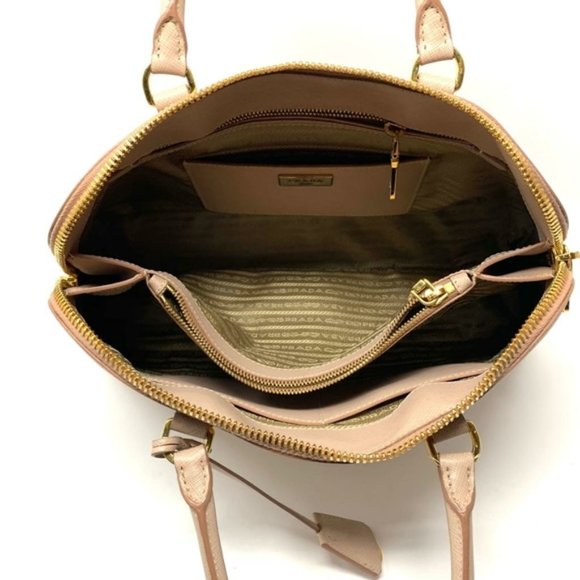 100% Auth Prada Saffiano Handbag - Picture 9 of 10